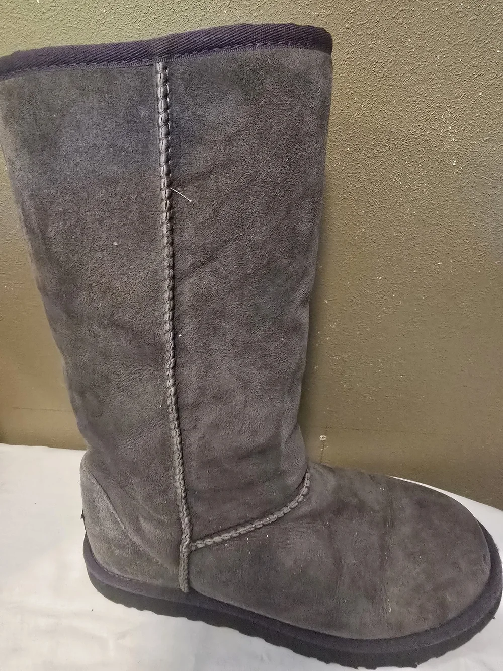 Tall Suede Winter Boots in Dark Gray Size 8